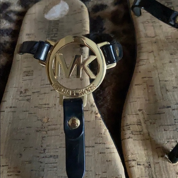 Micheal Kors sandals - Picture 3 of 4